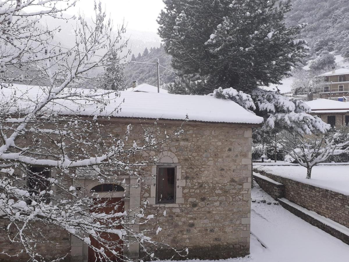Family'S Houses Kalavryta Exteriér fotografie