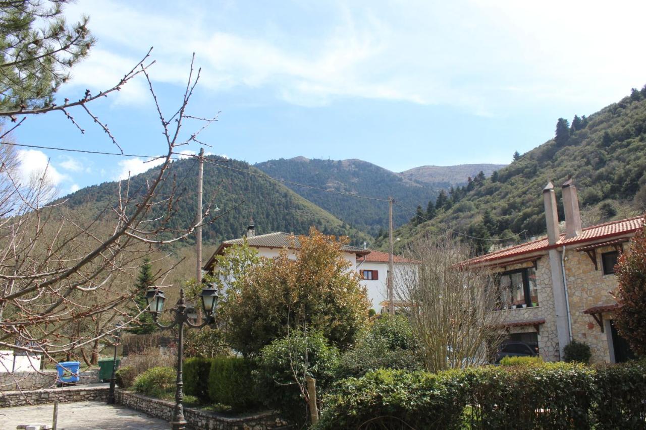 Family'S Houses Kalavryta Exteriér fotografie