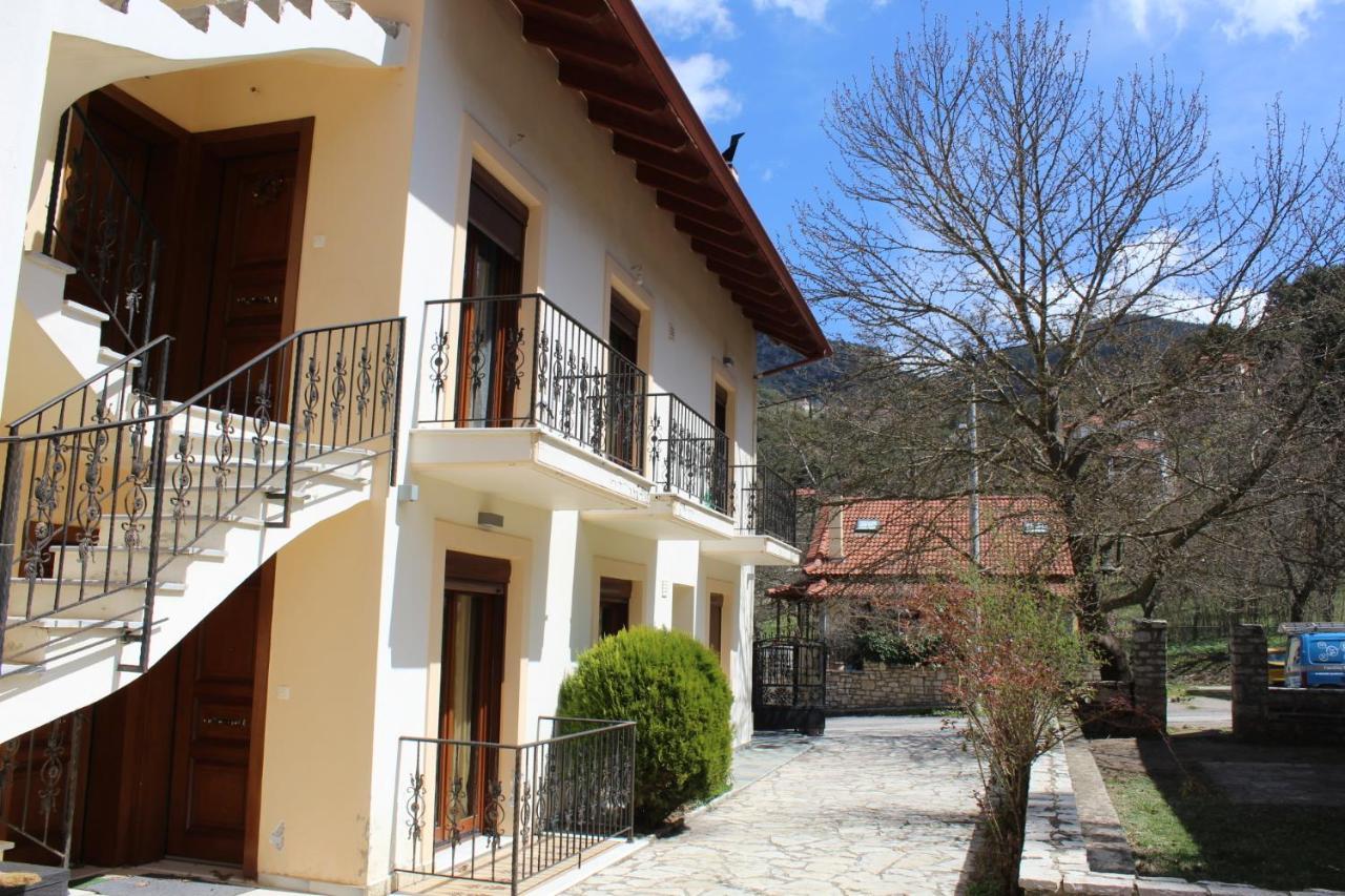Family'S Houses Kalavryta Exteriér fotografie