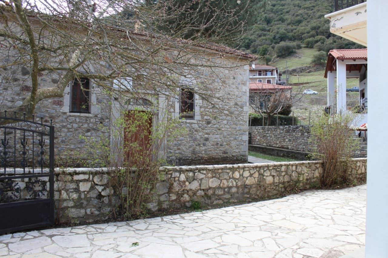 Family'S Houses Kalavryta Exteriér fotografie